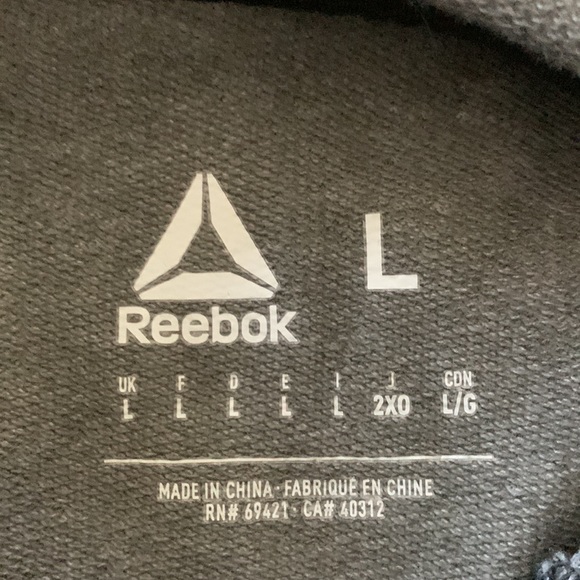 Sleeveless Reebok Hoodie - Picture 4 of 4